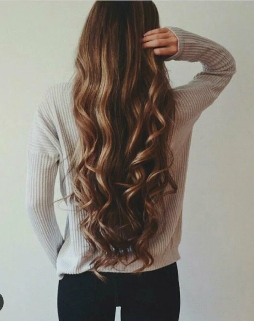 Длинные волосы. Шатенка с длинными волосами. Длинные густые русые волосы. Девушка с длинными русыми волосами. Длинные прямые волосы.