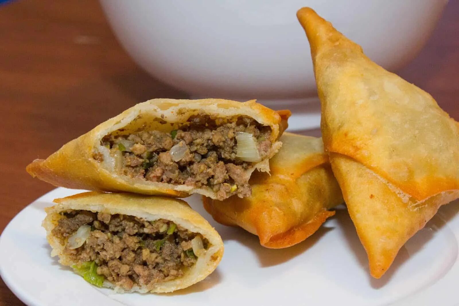 Самосы аджапсандал. Beef Samosa. Самса. Индийские пирожки. Самса с мясом и картошкой