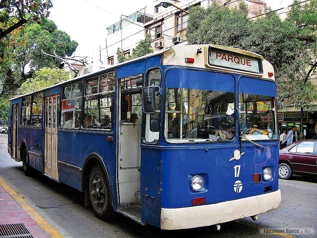 В чем суть троллейбуса. Троллейбус ЗИУ 682. ЗИУ 682 В Аргентине. ЗИУ 9 В Аргентине. ЗИУ-682в 1984г..