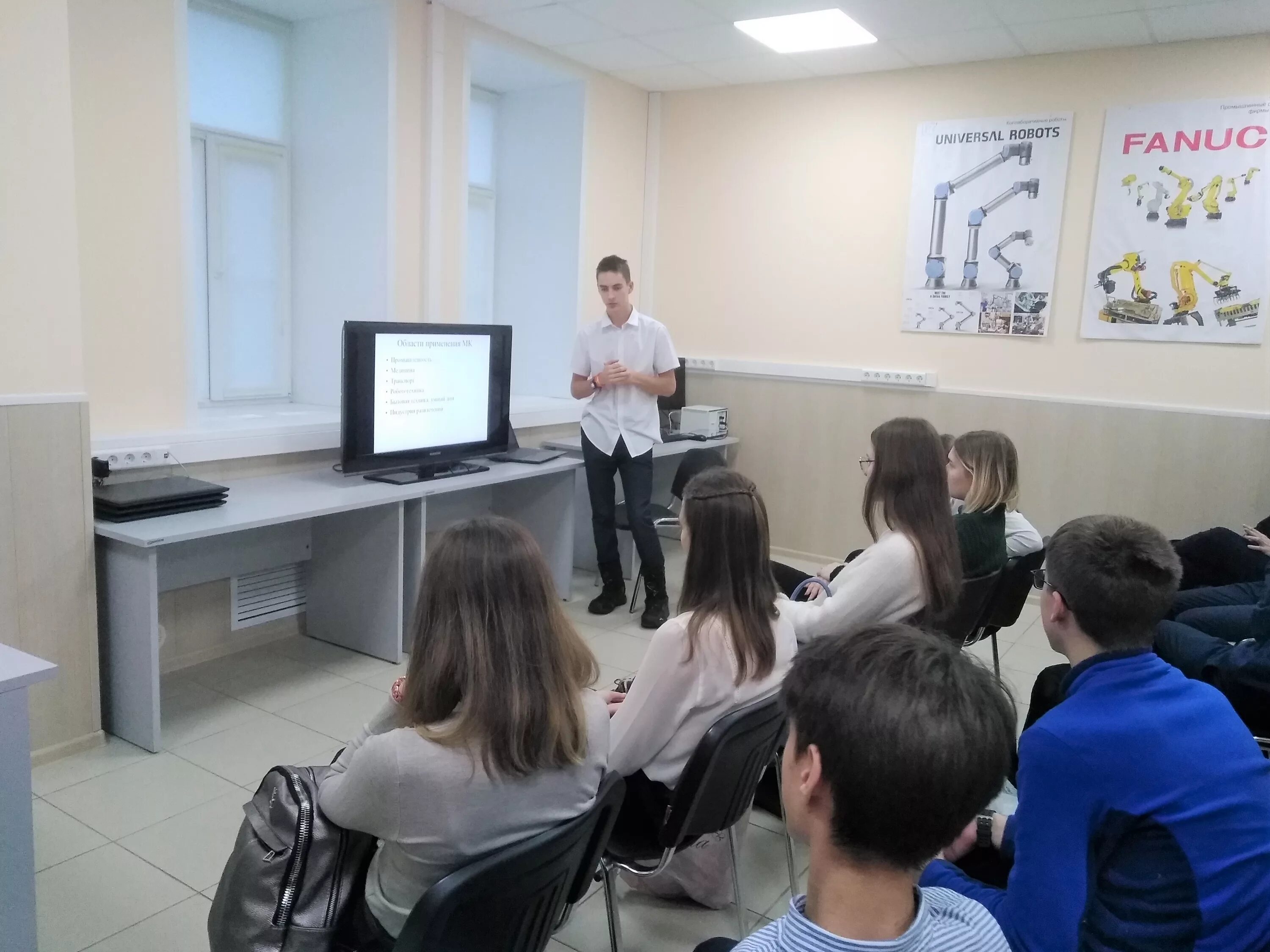 Юный ученый. Робототехника стенд. Робототехника для детей. Кванториум вгпу воронеж фото. Фестиваль по робототехнике и год педагога и наставника.