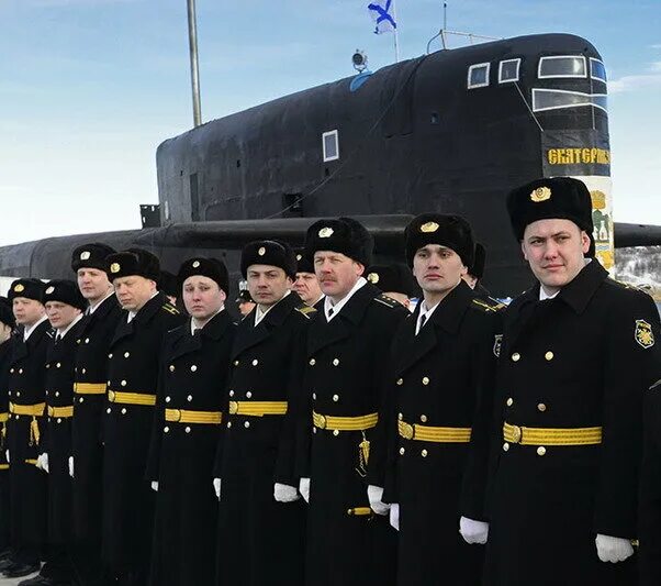 Подводники экипаж к 141 курска. 24 дивизия подводных лодок северного флота командиры. Экипаж подлодки. Дундуков капитан подлодки. Экипаж подводной лодки 1979г гордеев.