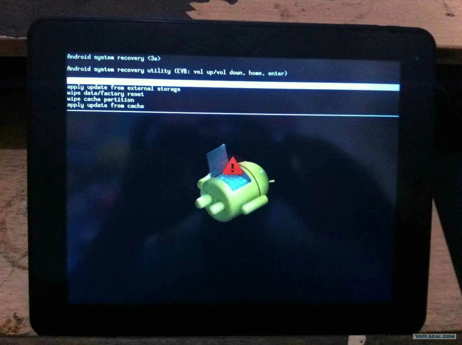 Что делать если телефон пишет ошибка. Планшет android hard reset. планшет ошибка. перепрошивка планшета. экран сброса андроид.