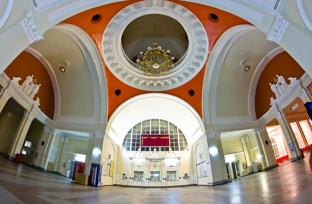 красивые жд вокзалы россии. рыбинский железнодорожный вокзал. жд вокзал сочи зал ожидания. вокзал рыбинск, рыбинск. суточные квартиры в железнодорожном.