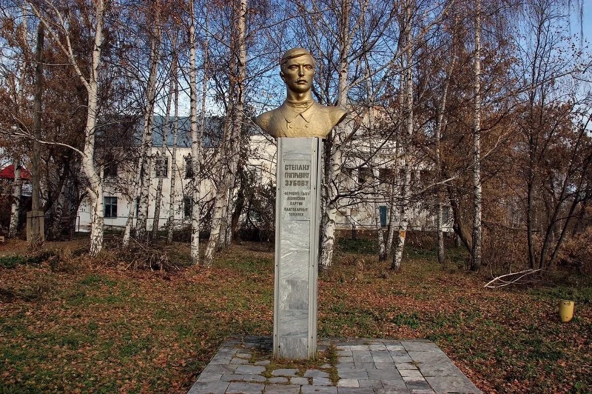 Поселок Воротынец Нижегородской области. Площадь Воротынца Нижегородской области. Рабочий поселок Воротынец Нижегородской области. Памятник князю Воротынскому в Воротынце Нижегородской области. Воротынец вк