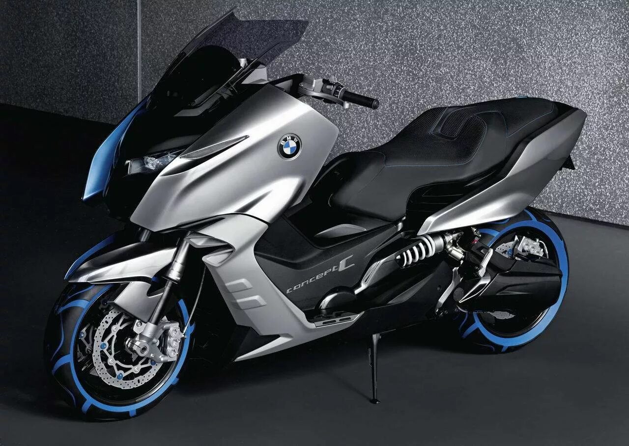 Самый мощный скутер. BMW Maxi Scooter. BMW c650gt Custom. BMW Motorrad ce04. BMW 300 макси скутер.