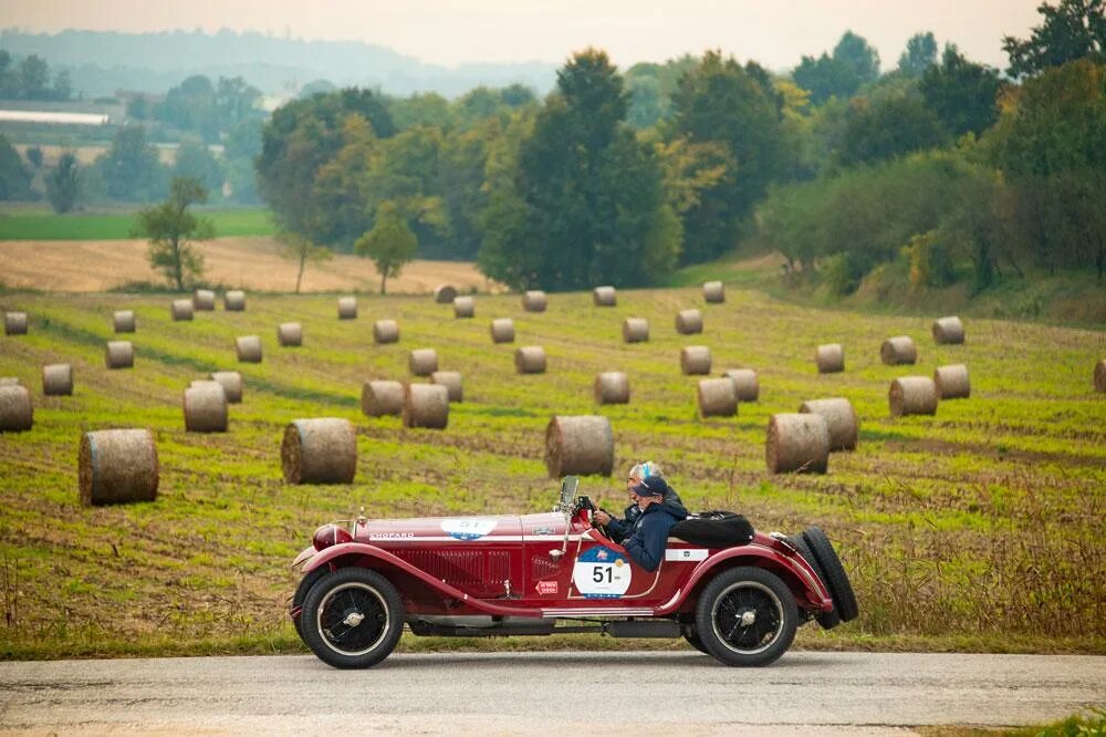 Цветочные милья. Куртка c. Дорога милле милья. P. Mille miglia гонка 1957.