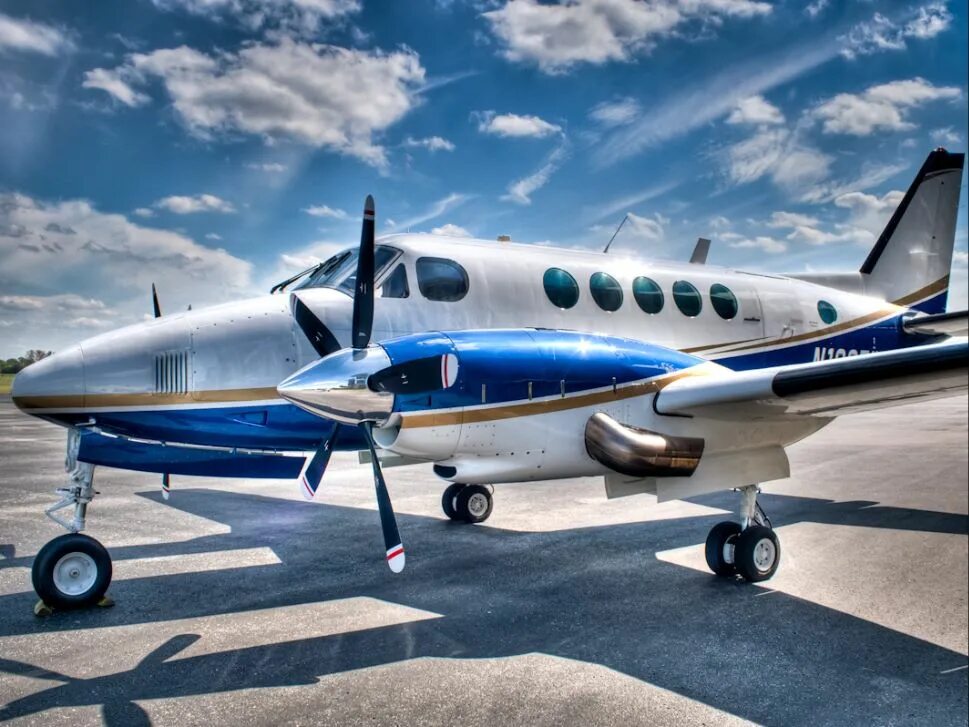 Аир б. King Air 100. Embraer turboprop. King Air 90. Embraer New turboprop.