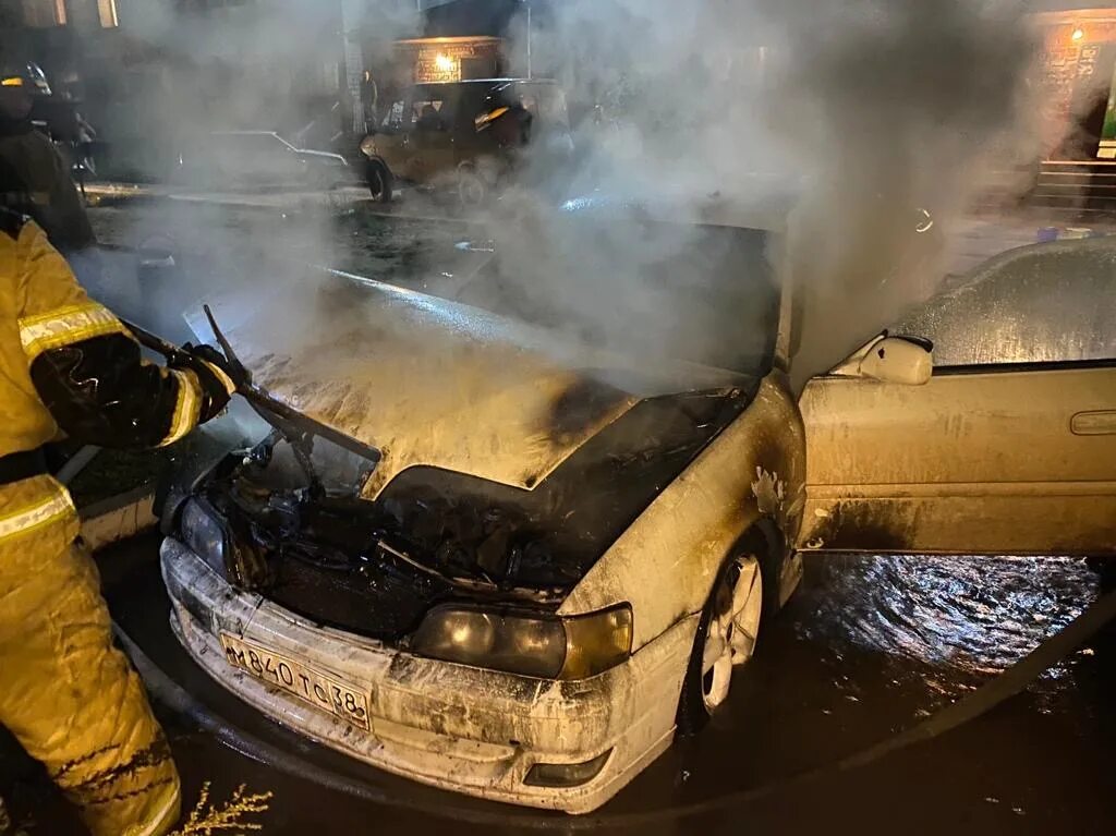 Где сгорели машины. Сгоревшая Гражданская машина.