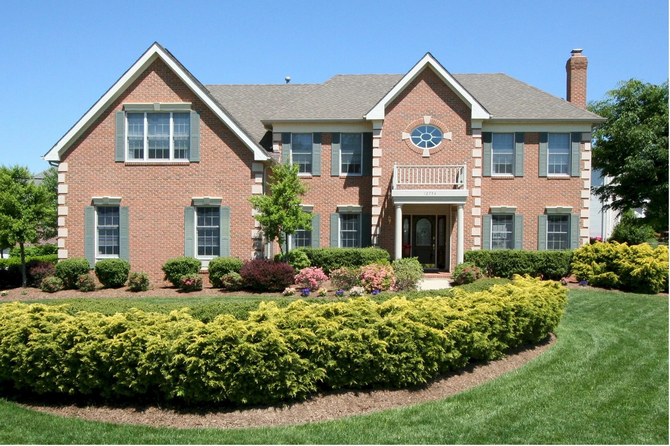 Single family. Single-Family detached Home. Typical Single Family House. Детачи Хаус. Single Family Home in Manassas.