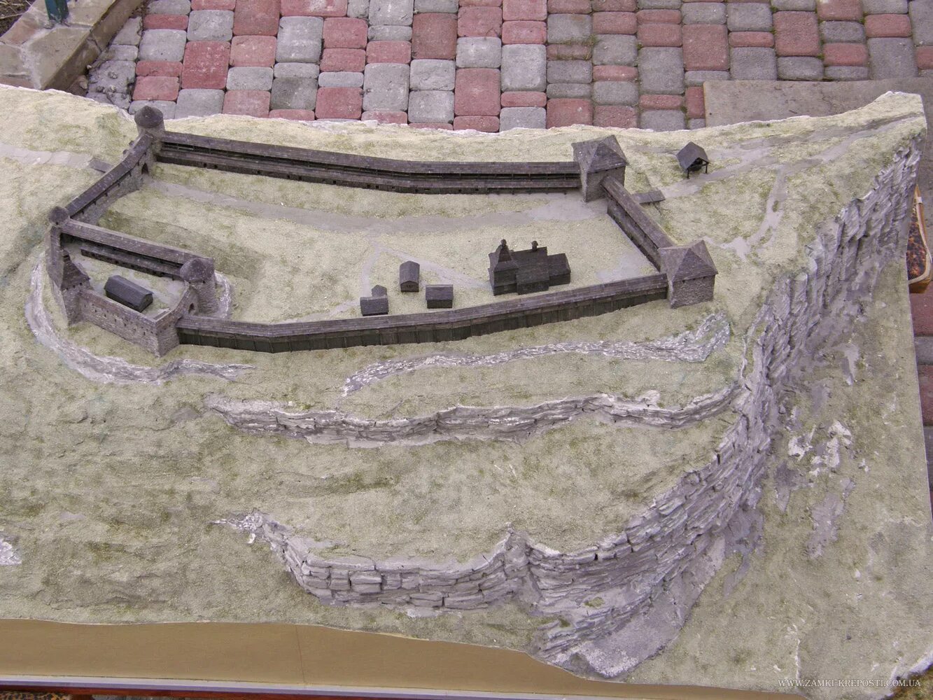 Черниговская крепость. Крак-де-шевалье замок. Шато гайар замок реконструкция. Замок таплакен. Каструм римский форт.