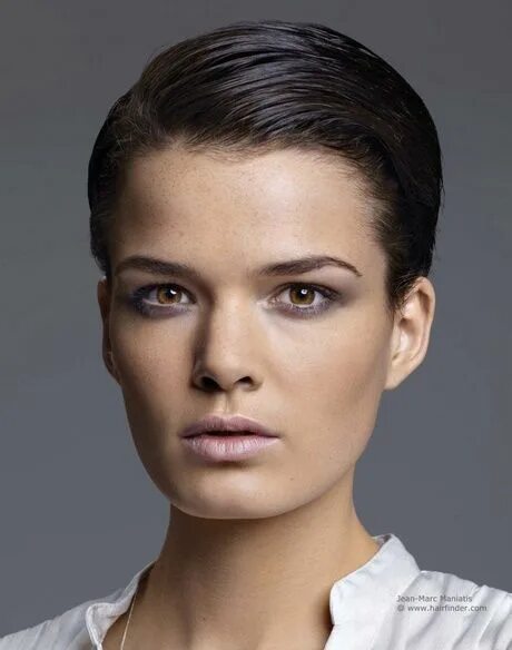 coiffure facile cheveux long effet mouillé chevelure plaquée wet look tendance p