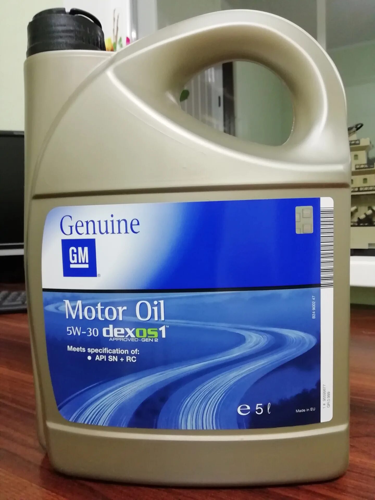 Масло genuine 5w30. GM 5w30 dexos1 gen2. Масло Джи эм 5w30 дексос. General Motors GM dexos1 gen2. Моторное масло GM 5w30 dexos2.