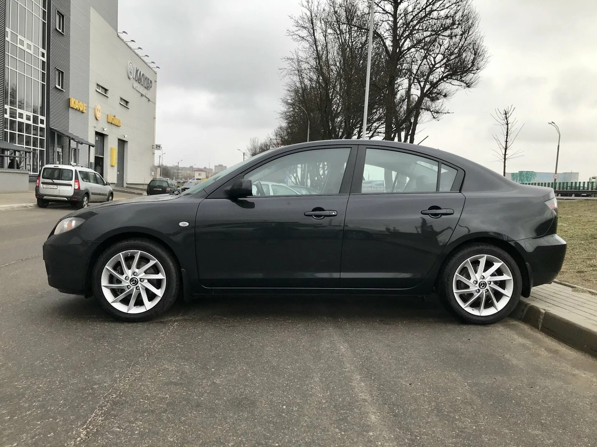 Какие диски мазда 3 бк. Mazda 3 bk r17. mazda 3 bk диски r17. мазда 3 бк хэтчбек на 18 дисках. mazda 3 bk r18.