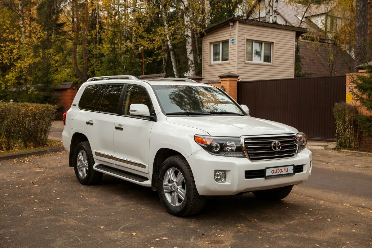 Крузер 200 серый металлик. Тойота ленд крузер 2014 дизель. Toyota land cruiser 200 2014 черный. Ленд крузер 200 рестайлинг 1 белый. Toyota land cruiser 200 series рестайлинг 1.