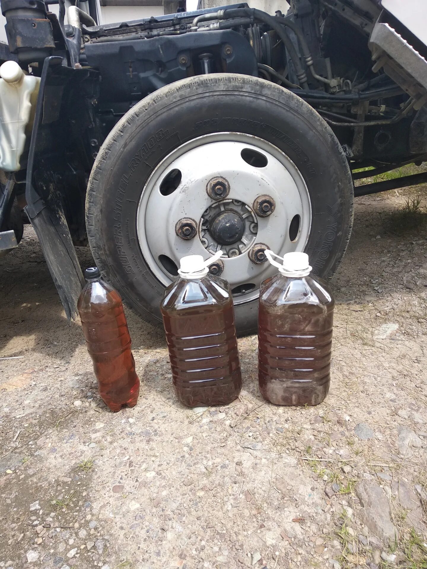 Исузу нпр 75. Замена масла исузу. Isuzu bighorn бензин замена масла. Замена масла форвард. Замена масла исузу.