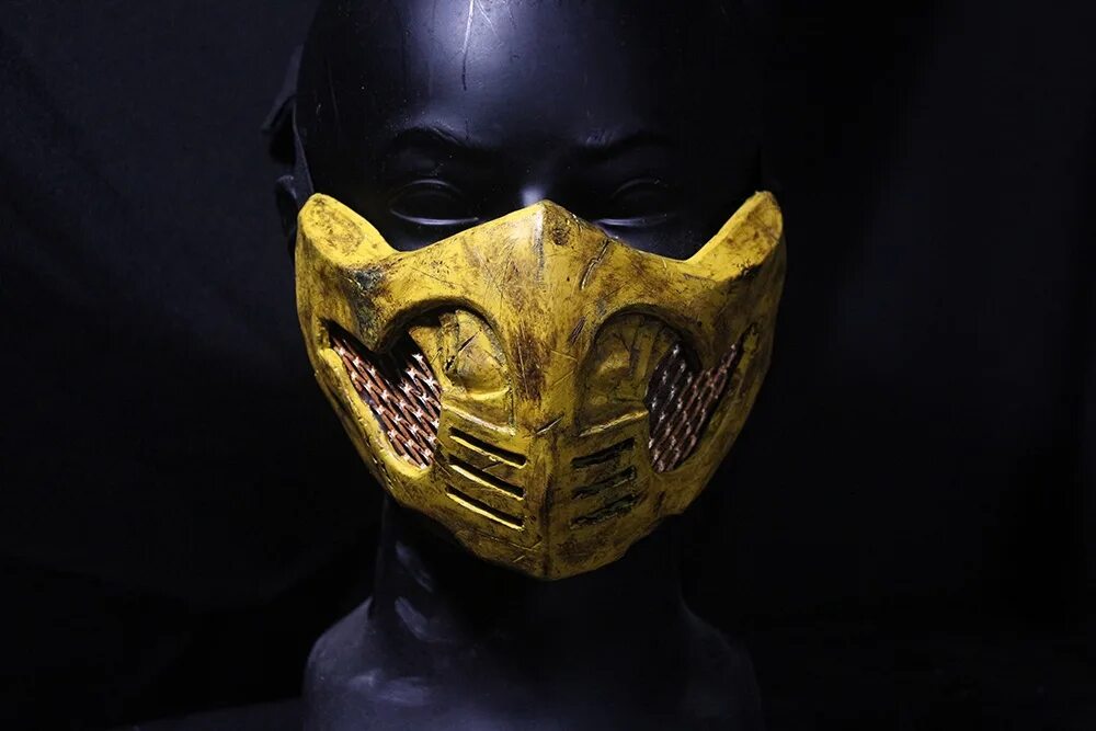 Мортал комбат лица. Скорпион мортал комбат маска. Mortal Kombat маска скорпиона. Маска Скорпион Scorpion Mask (Mortal Kombat 11). Маска скорпиона из мортал комбат 10.