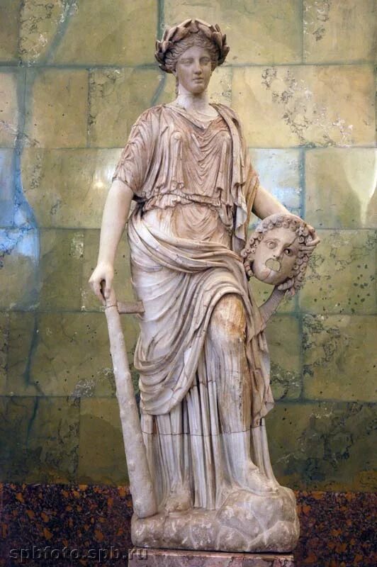 Покровительница трагедии в греческой мифологии. Покровительница трагедии в греческой мифологии. Мельпомена богиня. Урания муза статуя. Покровительница трагедии в греческой мифологии.