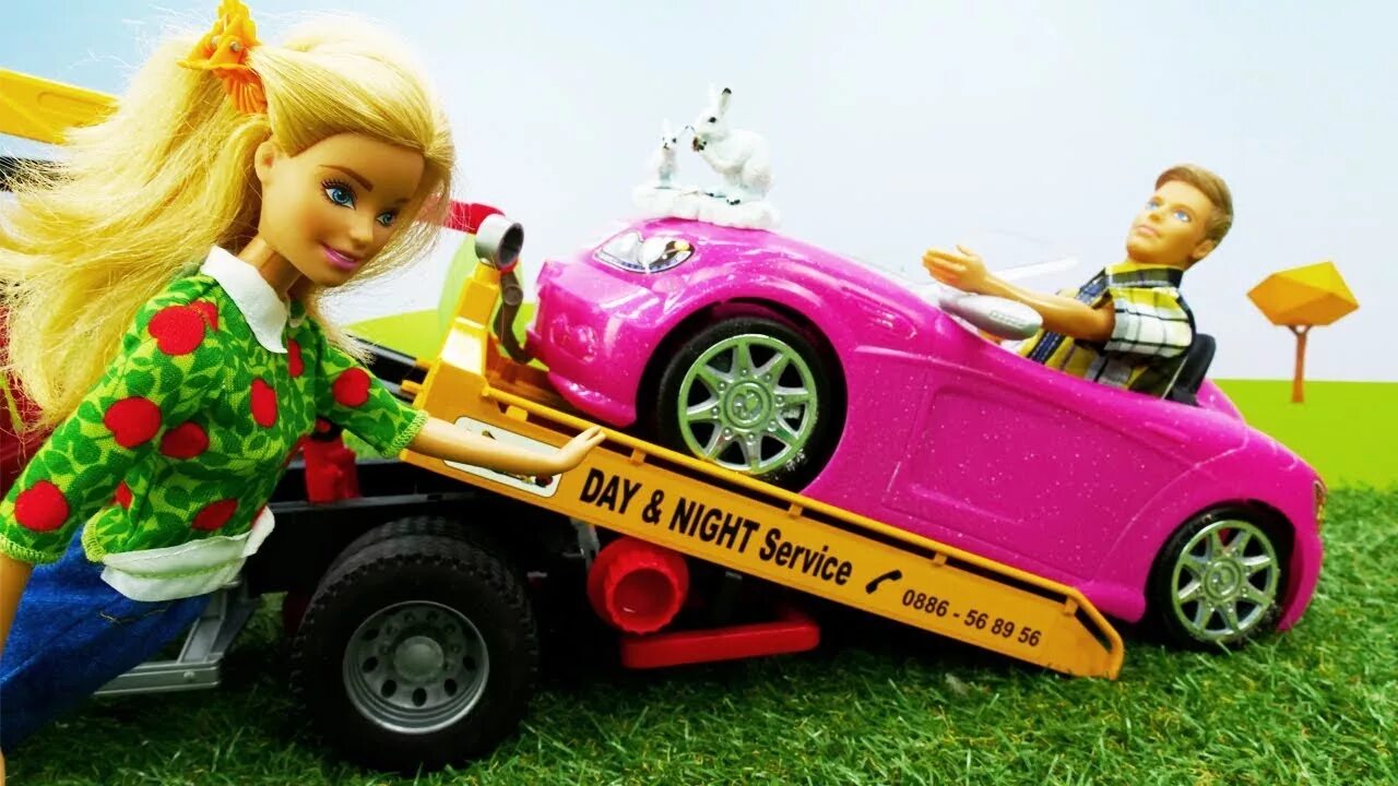 Набор с куклой barbie кабриолет фиат 500с, 29 см, y6857. Машина для барби. Барби и кен в машине. Игры машина куклы. Машина для барби.
