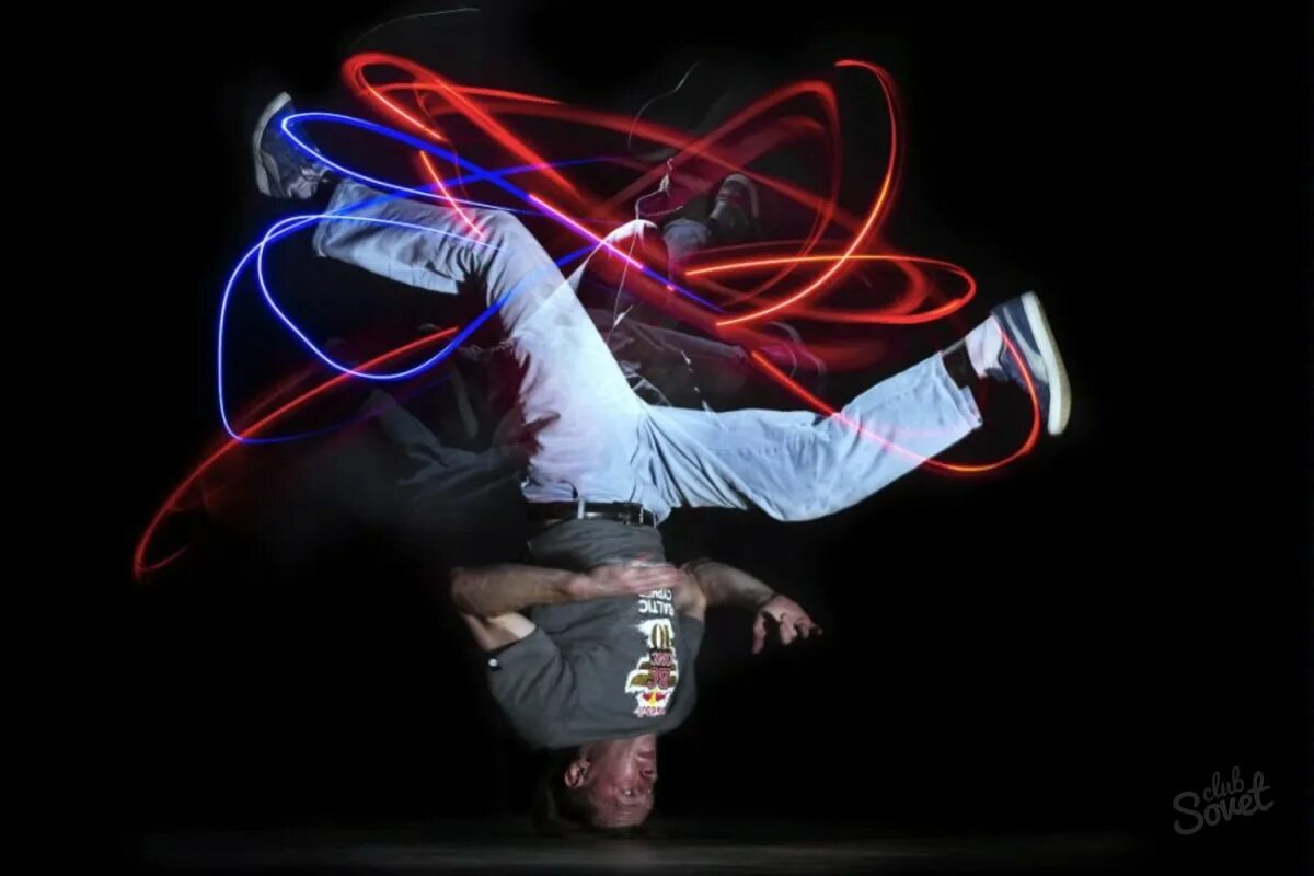 Брейк данс red bull. Брейкинг на улице. Слушать брейк танец. Брейк данс шоу. Дети танцуют break dance.