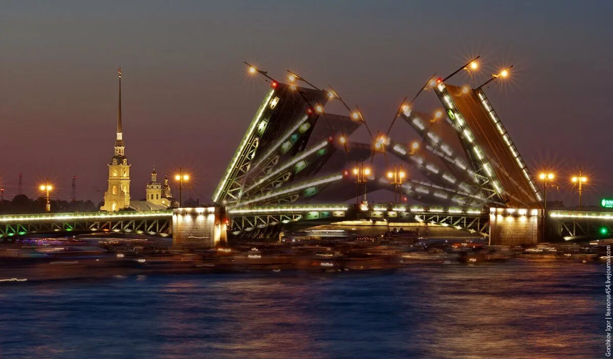 Разведение мостов ночью