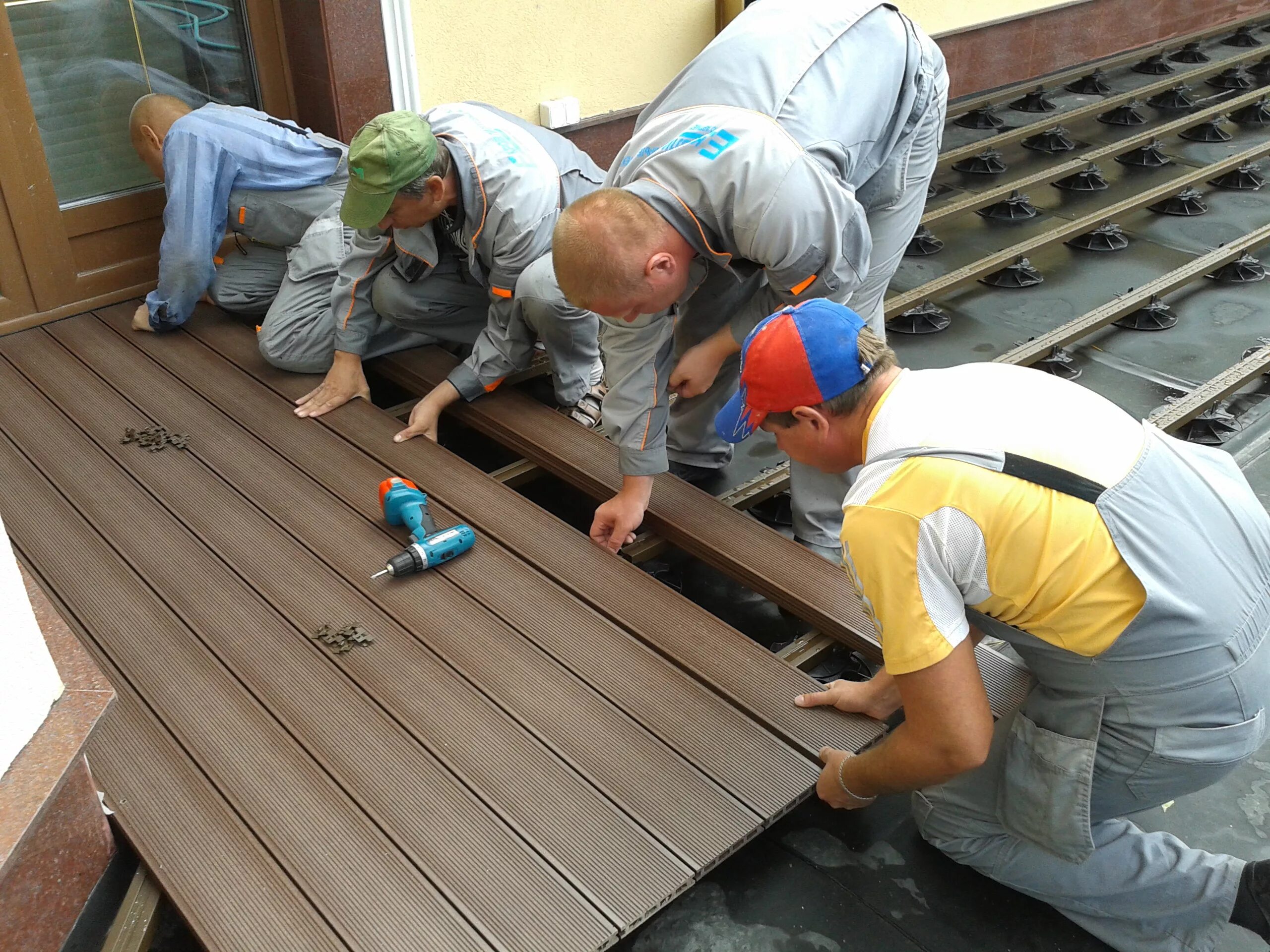 Утеплить чердак. Вагонка барнхаус. Вентиляция в деревянном перекрытии. Утеплитель для чердака в частном доме. Утеплитель для чердака керамзитом.