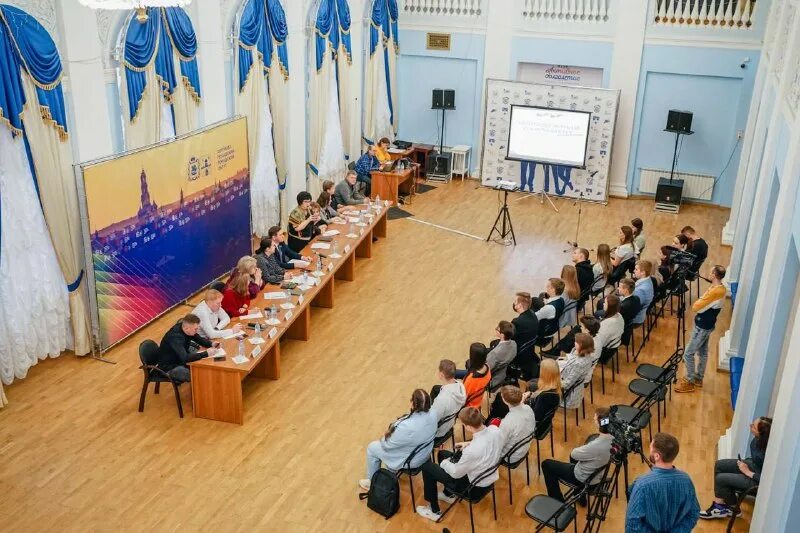 Молодежный. Кандидаты наук в дагестане. Кандидаты наук в дагестане. Молодежь в парламенте. Парламент 2030.