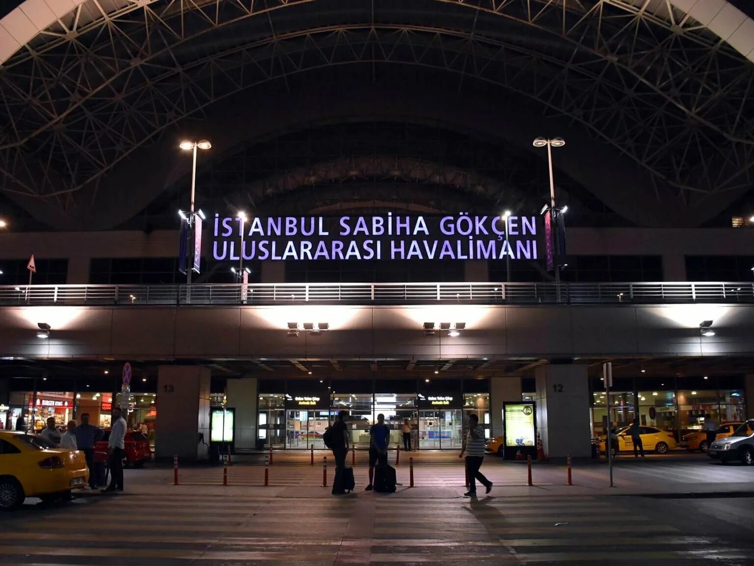 Сабиха гокен аэропорт стамбул. Аэропорт гекчен стамбул. Стамбул аэропорт сабиха. Международный стамбульский аэропорт имени сабихи гёкчен. Istanbul sabiha.