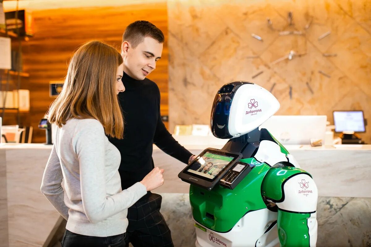 Проверь робот. Робот администратор. автономные роботы. робот администратор в гостинице. робот дилер.