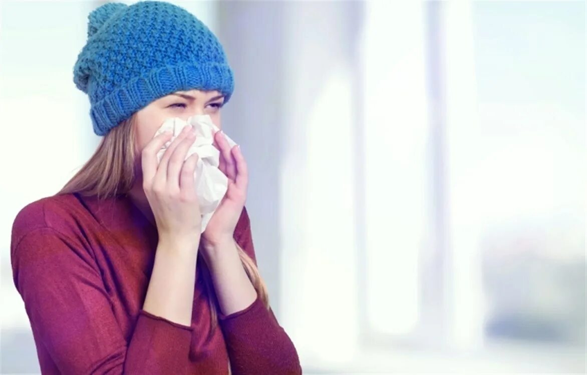 I have a cold. Заболеть зимой. зимние болезни людей. человек с гриппом. cold болезнь.
