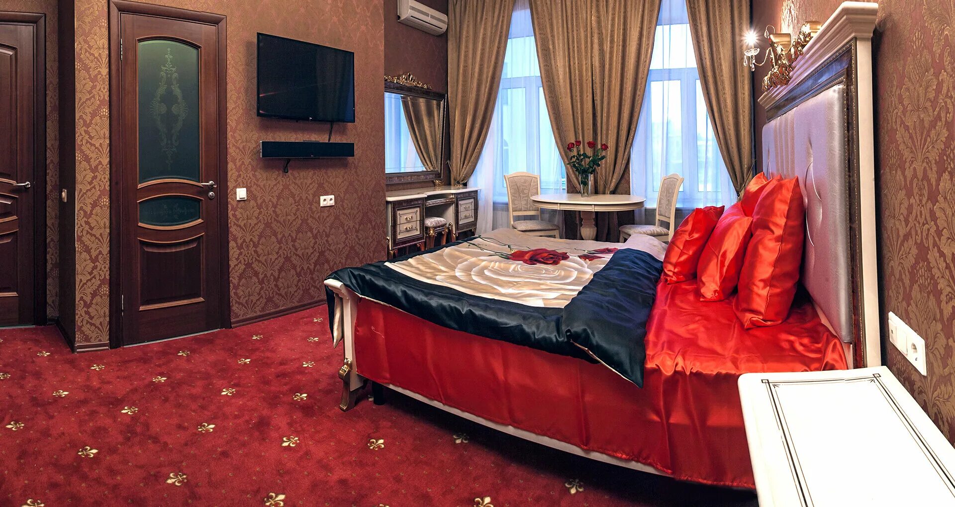 Гангутская 4 бутик отель. Жк на фонтанке алушта. Полтавская 14 дом романовых. Дома отели в питере. Дома отели в питере.