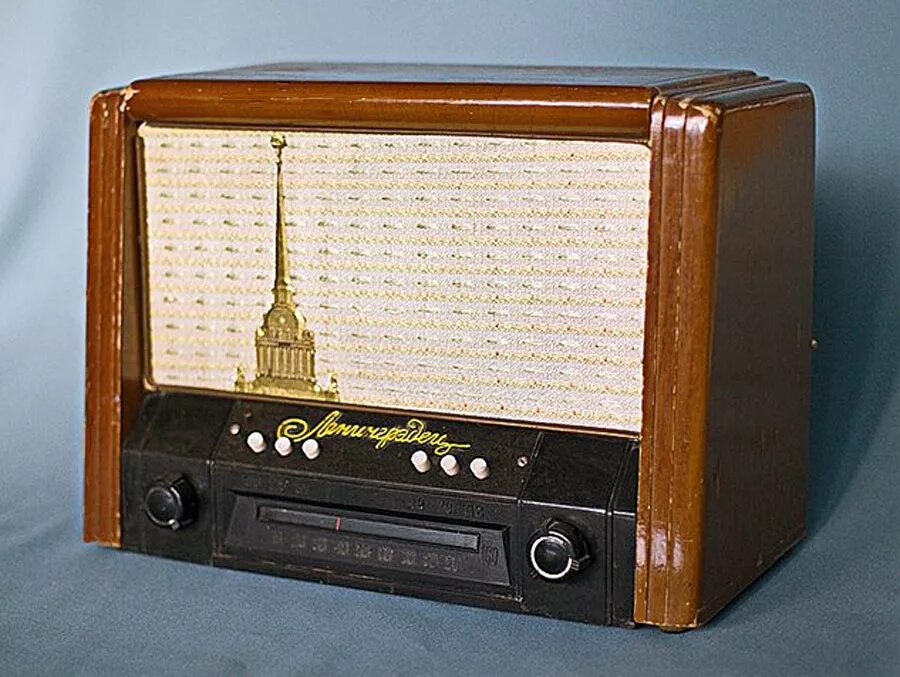 Roadstar hra-1500 радиоприемник. Радиоприемник roadstar hra-1500/n. Радиоприемник ламповый zenith 1938 год. Ретро радиоприемник elta. Древний радиоприемник.