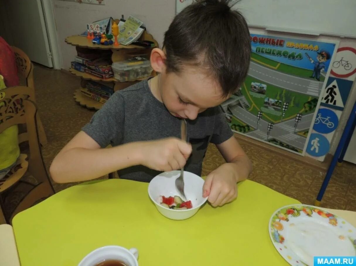 Маленькие исследователи подготовительная группа. Рисование на тему маленькие исследователи. Маленькие исследователи. Маленькие исследователи подготовительная группа. Опыты средней группе маленькие исследователи.