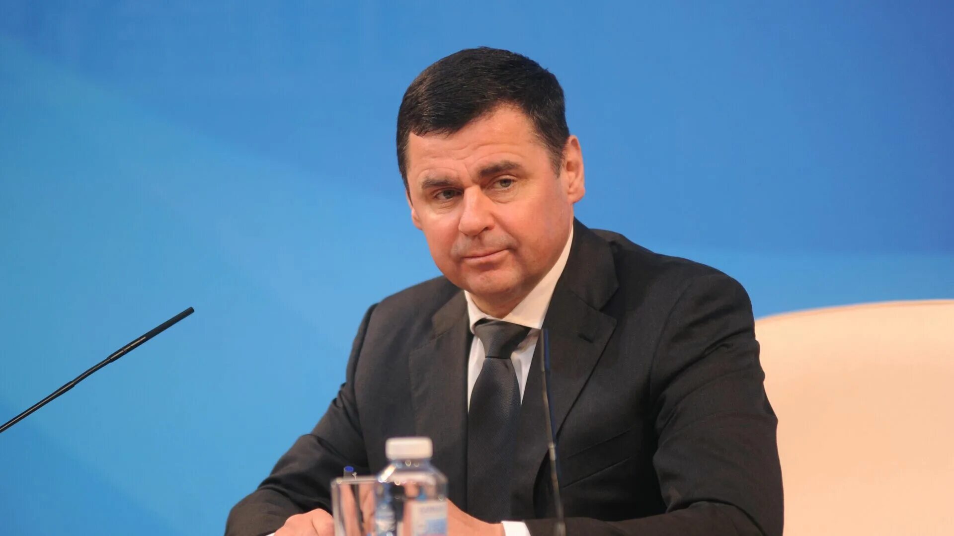 Миронов дмитрий юрьевич губернатор ярославской области. Дмитрий миронов губернатор. Дмитрий юрьевич миронов. Губернатор ярославля. Дмитрий миронов ярославская область.