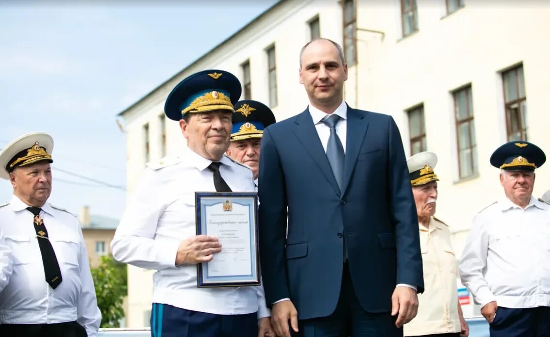 Паслер в кадетском корпусе. Поснов директор Оренбургской кадеткой. Оренбургская кадетка имени Неплюева.