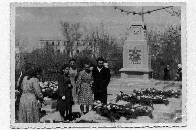 Гисметео малоархангельск орловская область. Малоархангельск Орловской области парк Пушкина. Памятник Пушкину в Малоархангельске.