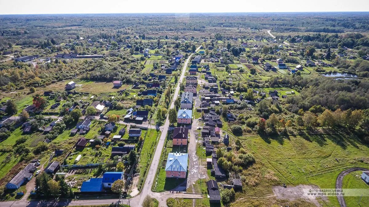 Батецкий поселок. Батецкий поселок. Поселок батецкий новгородская область. Посёлок батецкий фото. Поселок батецкий площадь.