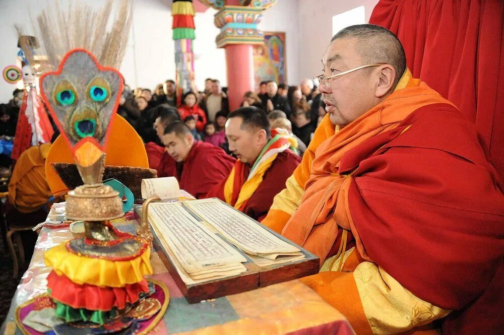 Иволгинский дацан дугжууба. Сагаалган буддийский новый год. Весак в буддизме. Буддийский новый год. Буддийский праздник сагаалган.