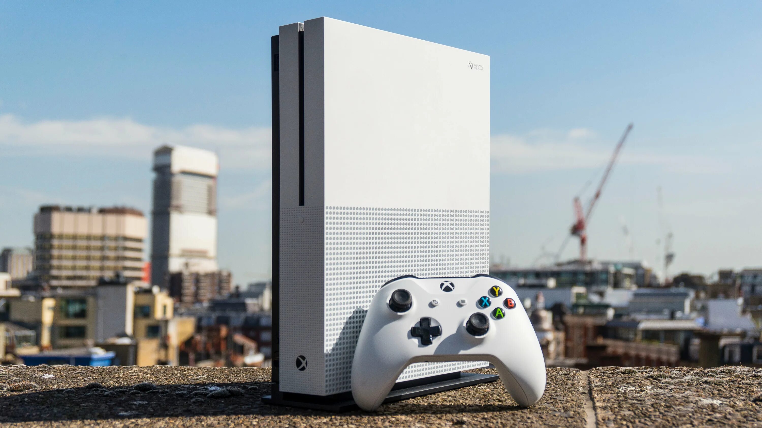 Xbox one без игр. Xbox one s 2022. Xbox 360 one s. Xbox 360 и Xbox one. Xbox one s Pro.