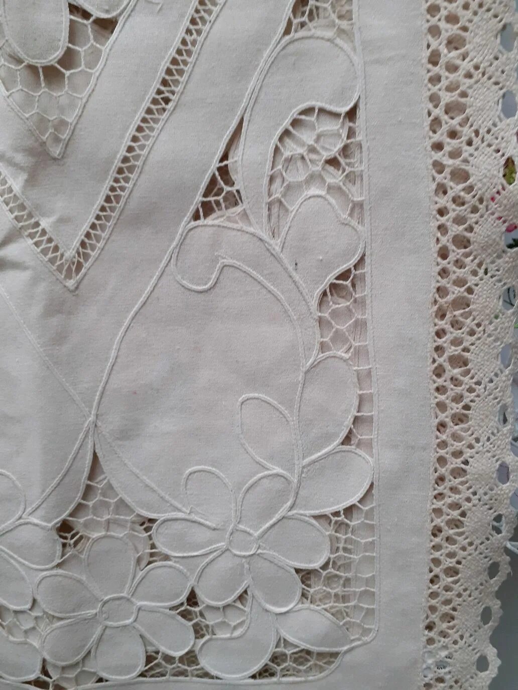 Пучежская фабрика ришелье. Пучеж магазин ришелье. Ришелье лен. Ришелье лен. Вышивка ришелье полотенце.