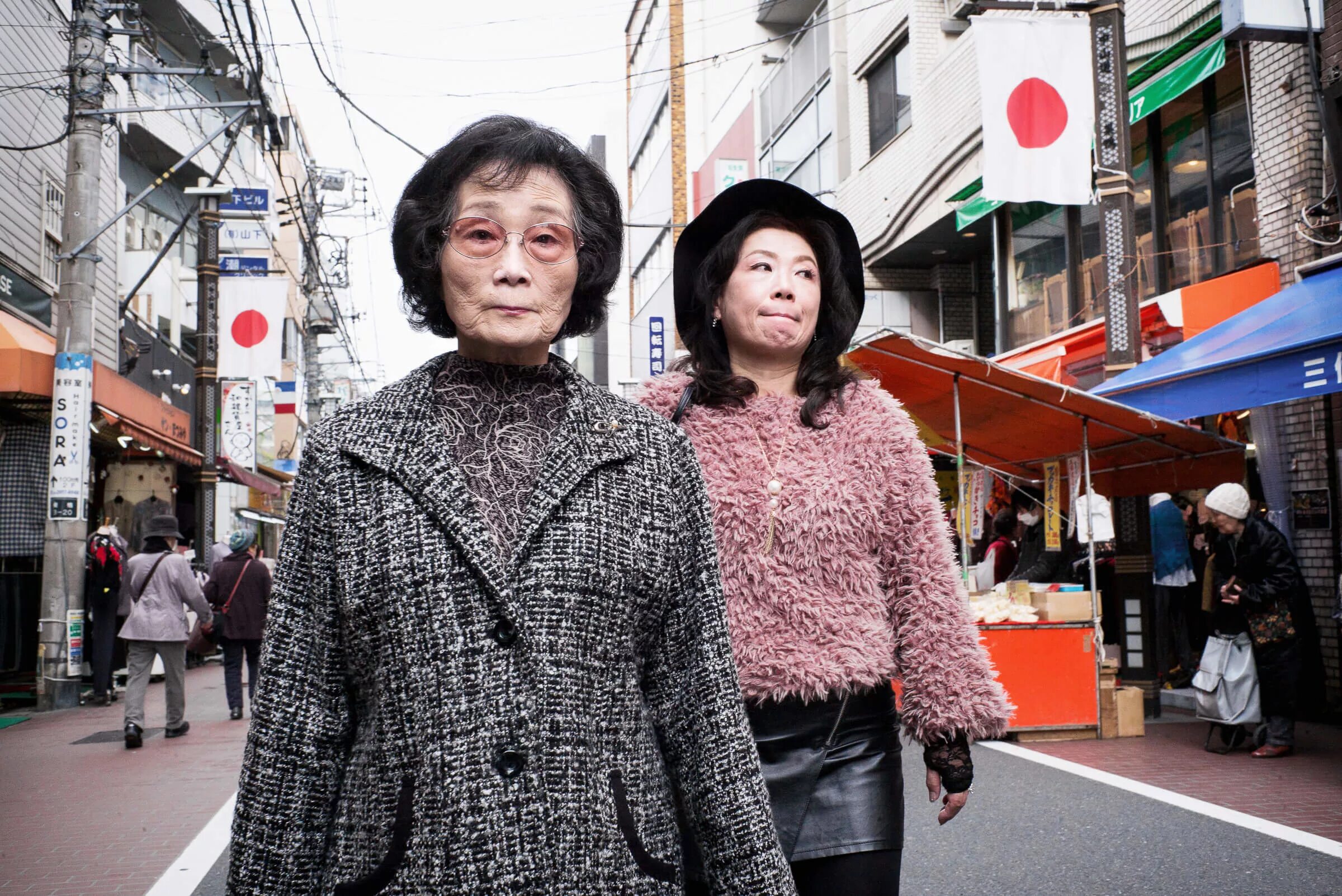 Японская мама автобусе. Японские mother. Японская мать. Мамаша Япония. Japanese дочь.