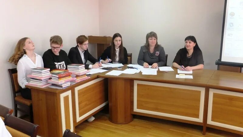 Дворник в ростове на дону. Вакансии в советском районе ростов. Ктос. Вакансии в советском районе ростов. Мотб 19 ростов-на-дону.