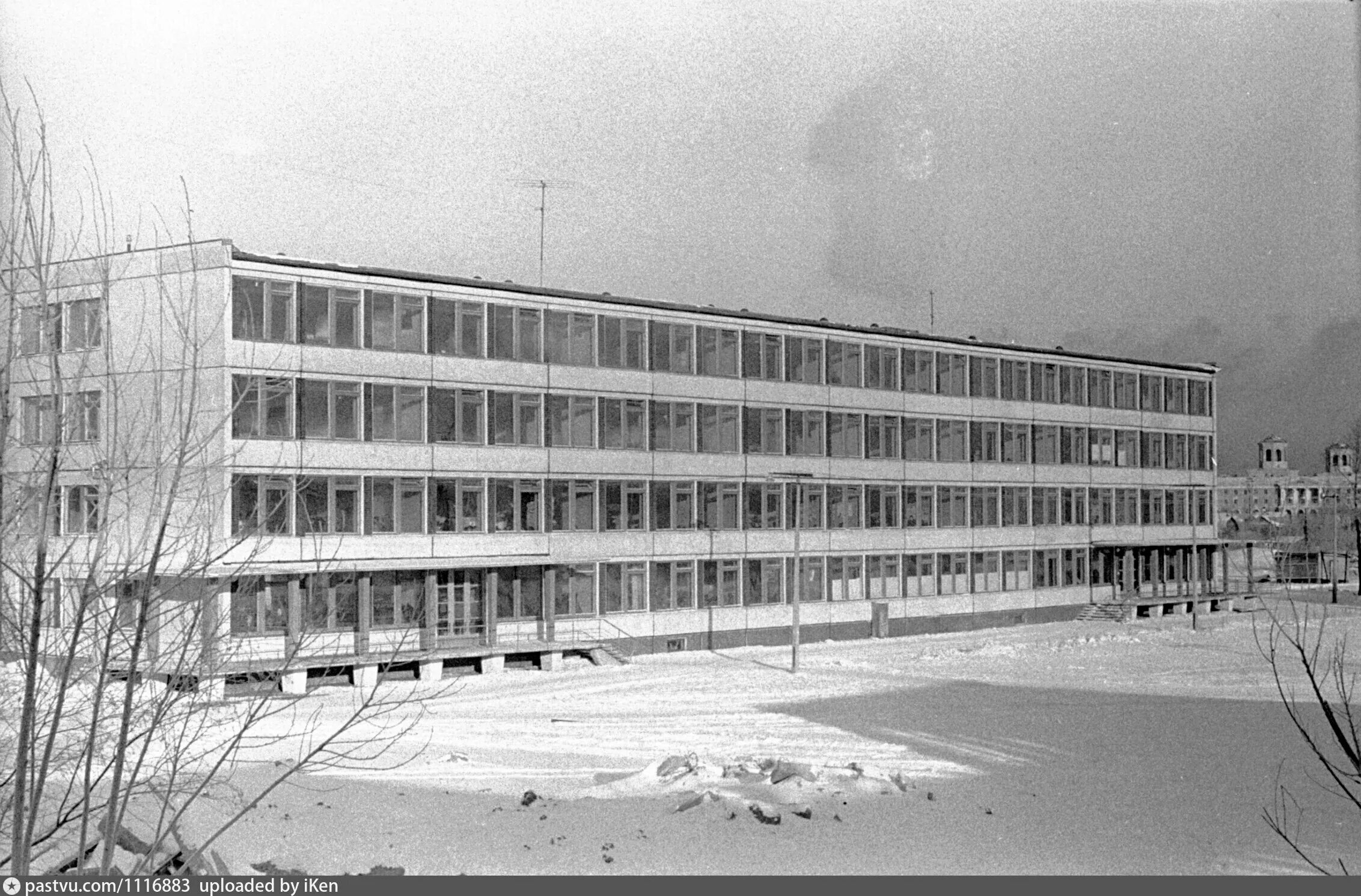 В каком году построили 1 школу. Школа 310 СПБ. 1974 Год строительство школы. Водный институт Москва 1990 год. Дачный проспект в 1978 году.