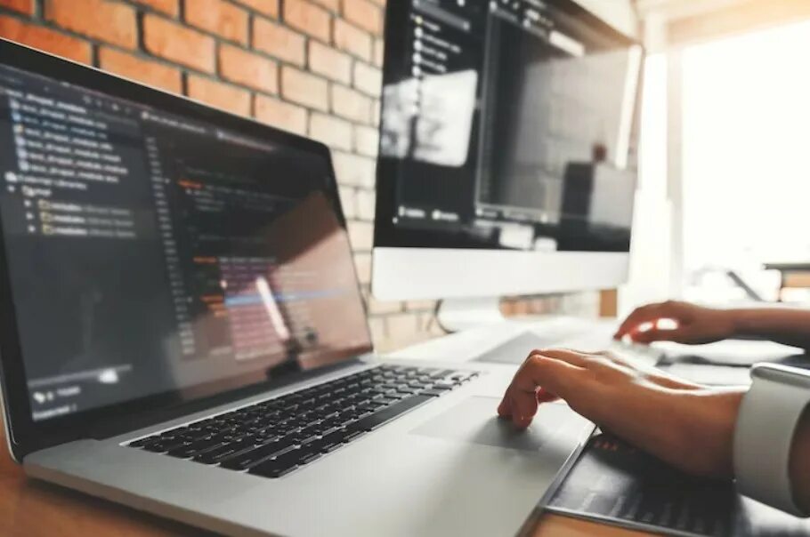Разработка сайтов программист. Компьютер. программист фото. веб разработка фото. web development.
