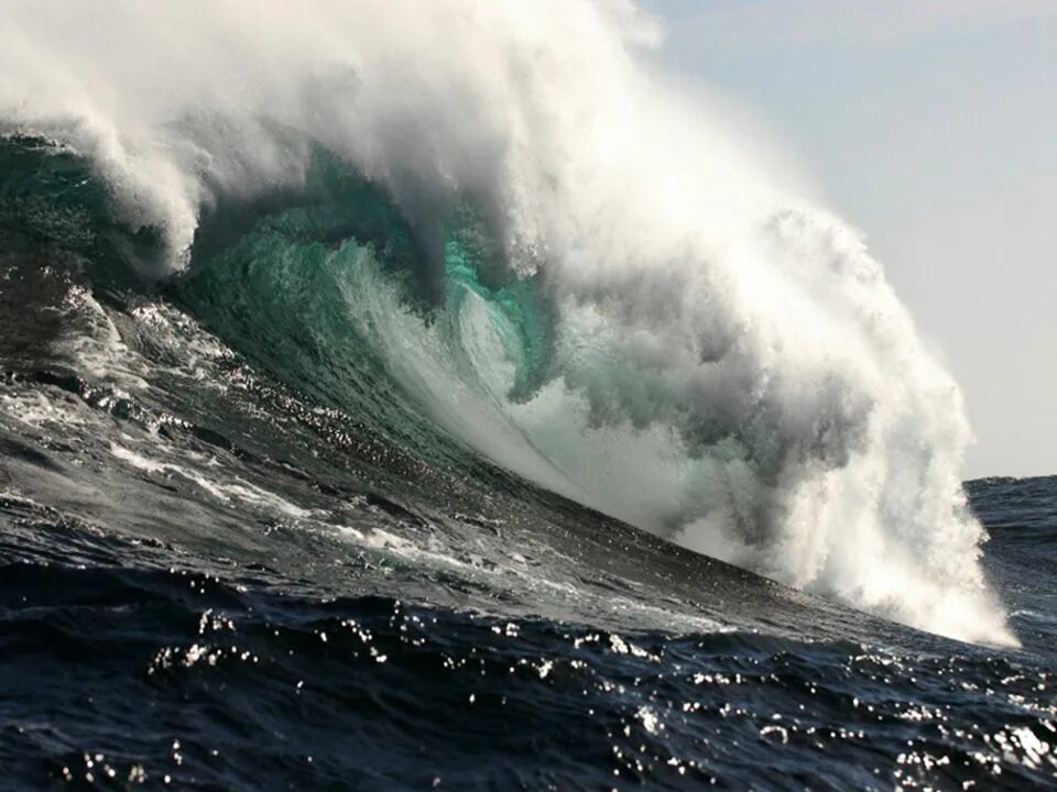Цунами торнадо тайфун. Ишигаки цунами. Фиджи опасные явления. 12 бальный шторм в тихом океане. Фиджи опасные явления.