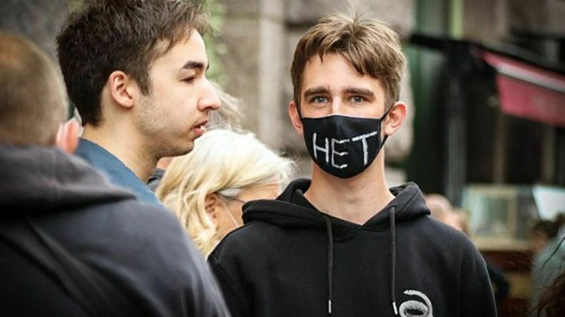 Зумеры стали главной угрозой мировому производству алкоголя