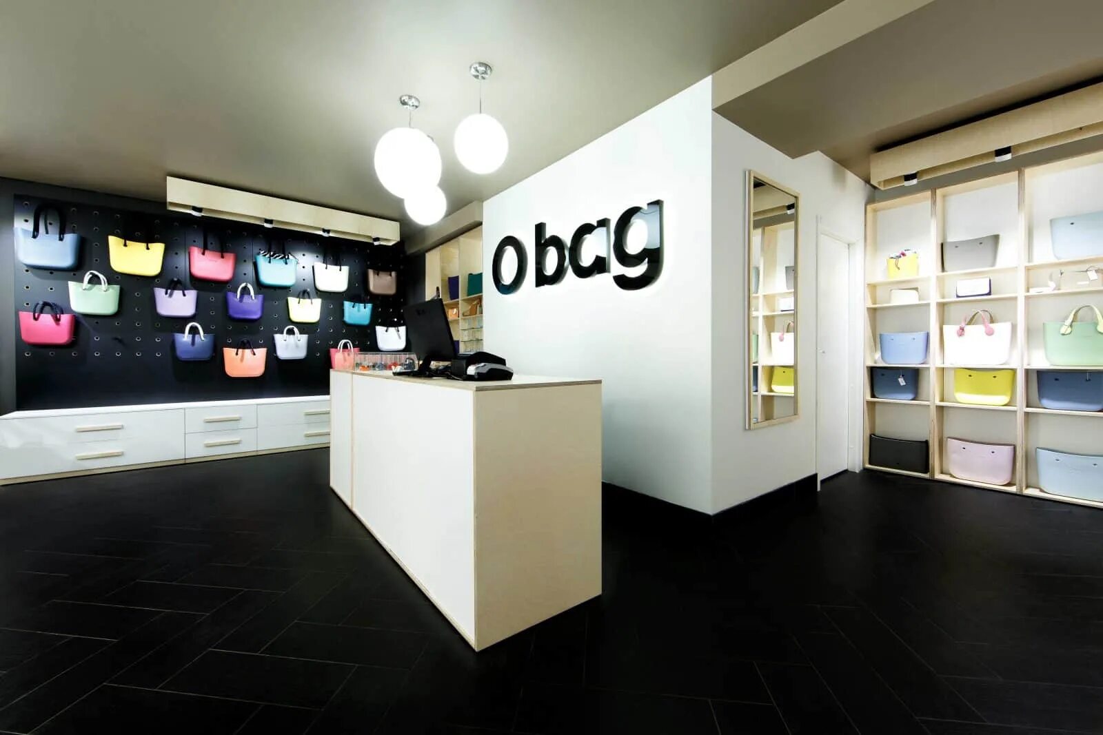 Гастроном купцов елисеевых. Елисеевский в питере. Сенной рынок в санкт-петербурге. Магазины работающие в питере. Спортмастер в санкт-петербурге.