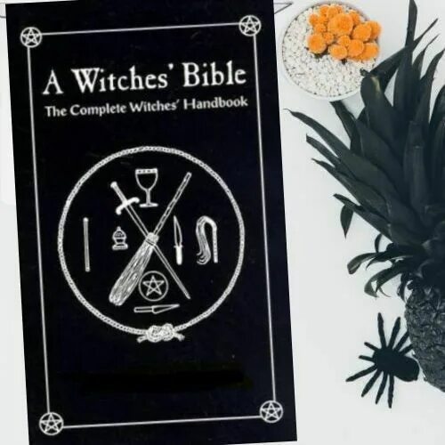 Complete witch. Witch рудольф. Wicca джанет фаррар. Complete witch. Complete witch.