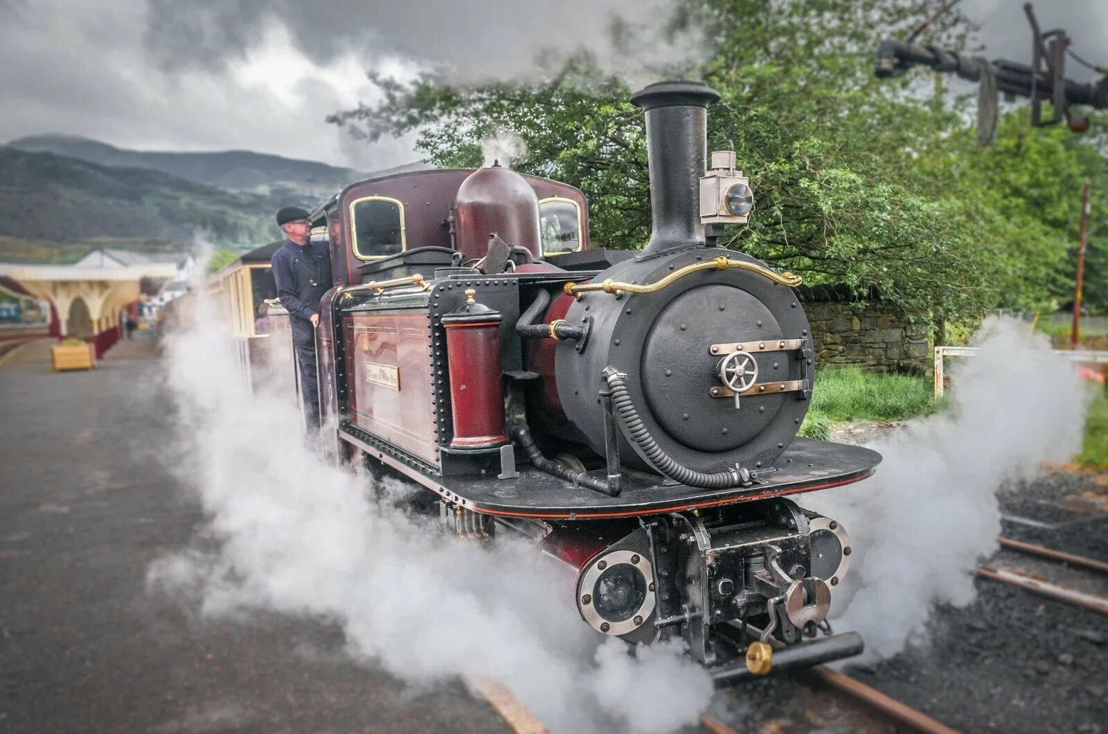 Современный паровоз. Паровозы Лейхтенберг. Парового Локомотива “Steam Wagon”. Локомотив на паровой тяге. Старинный поезд.