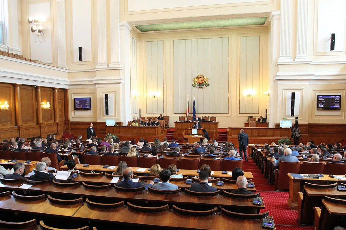 Европарламент места. Комитет министров совета европы страсбург. Parliament council. Парламент корсики. Сенат мадагаскара.