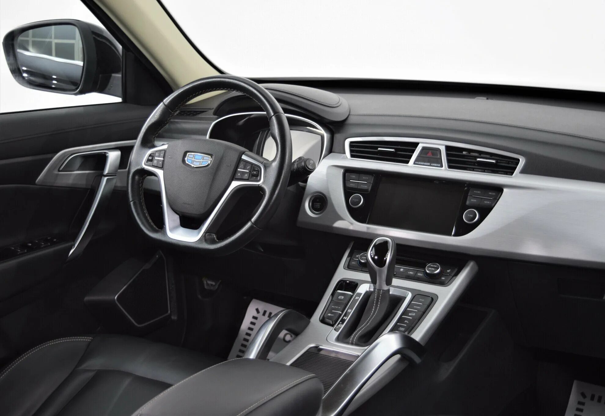 Geely atlas 1 поколение. Geely 2019. джили атлас 2019 года. джили атлас 1 поколения. кадиллак джили атлас.
